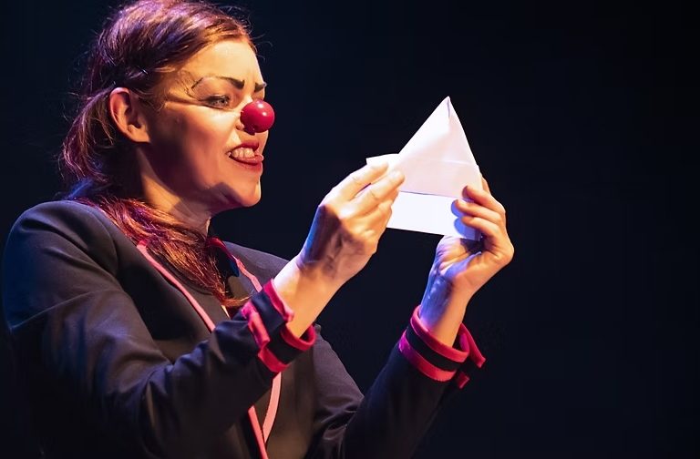 Une lueur dans l’averse
